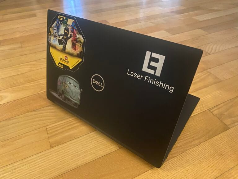 Lasergravuren: Laser Gravur auf Laptop